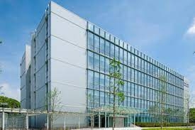 【経理】税理士・公認会計士求む！リモートワーク可能！フレックス制度あり！グループの中核企業としての安定性と、100年の歴史に基づく高い技術力を強みとする会社の画像