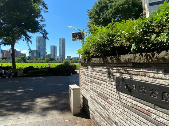 【税務会計】スタッフ募集！実務経験2年以上必須／働き方柔軟・高い定着率／顧客開拓は紹介のみで拡大中／幅広い業務経験が積める／試験勉強の両立も可能で、IT導入に積極的な税理士事務所の画像