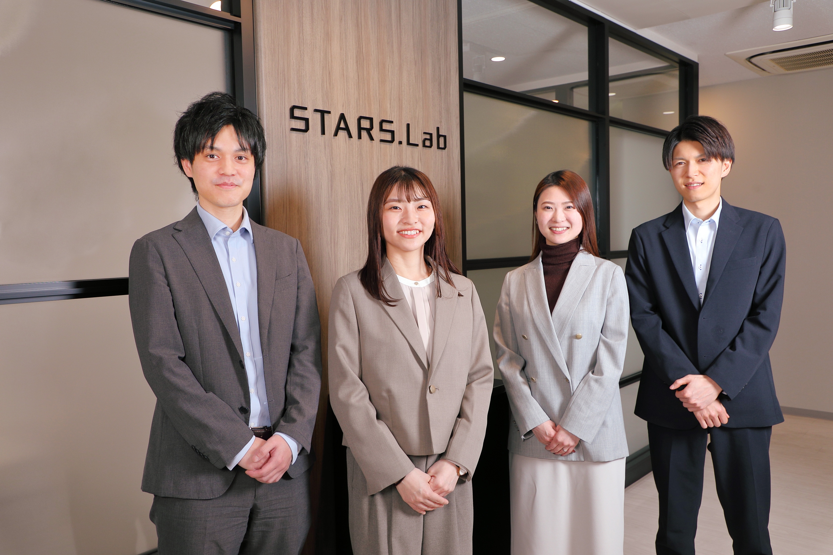 【社労士】経験者必見！社労士スタッフ募集！様々な業種のクライアントと関わることができる、30代の若いスタッフが活躍する雰囲気の明るい社労士事務所の画像