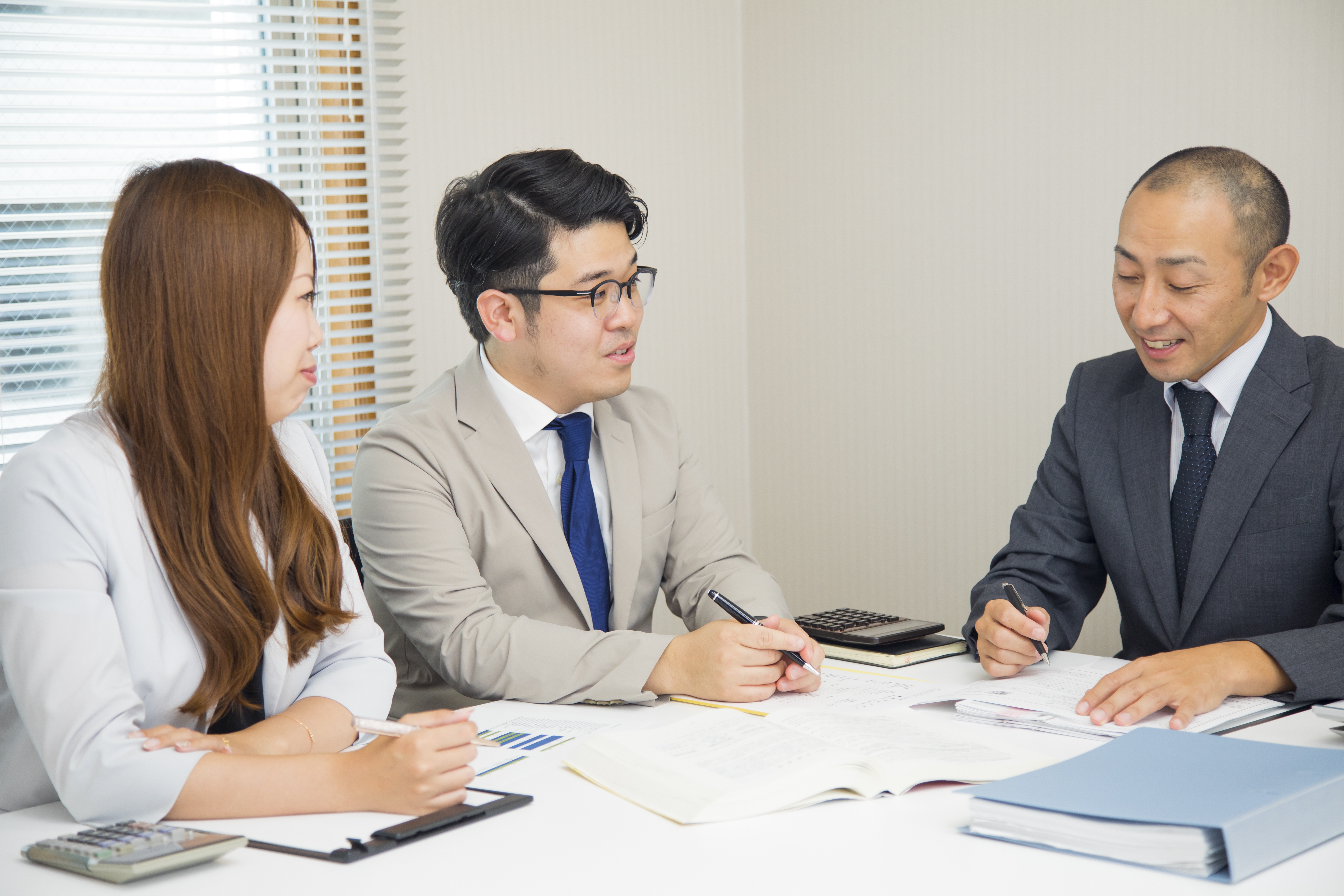 【勉強時間をしっかり確保！】フルフレックス＆残業ほぼゼロで資格取得を全力応援／池袋勤務／M&AやDD・事業承継まで幅広く経験できる税理士法人の画像