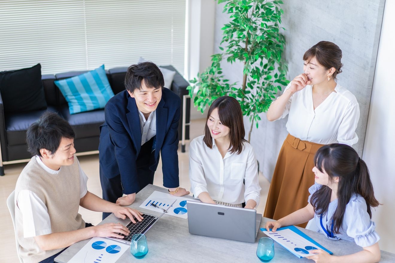 転職の流れを4ステップで解説！応募・面接・内定後・退職までの進め方や期間、プロが教える転職成功のコツの画像