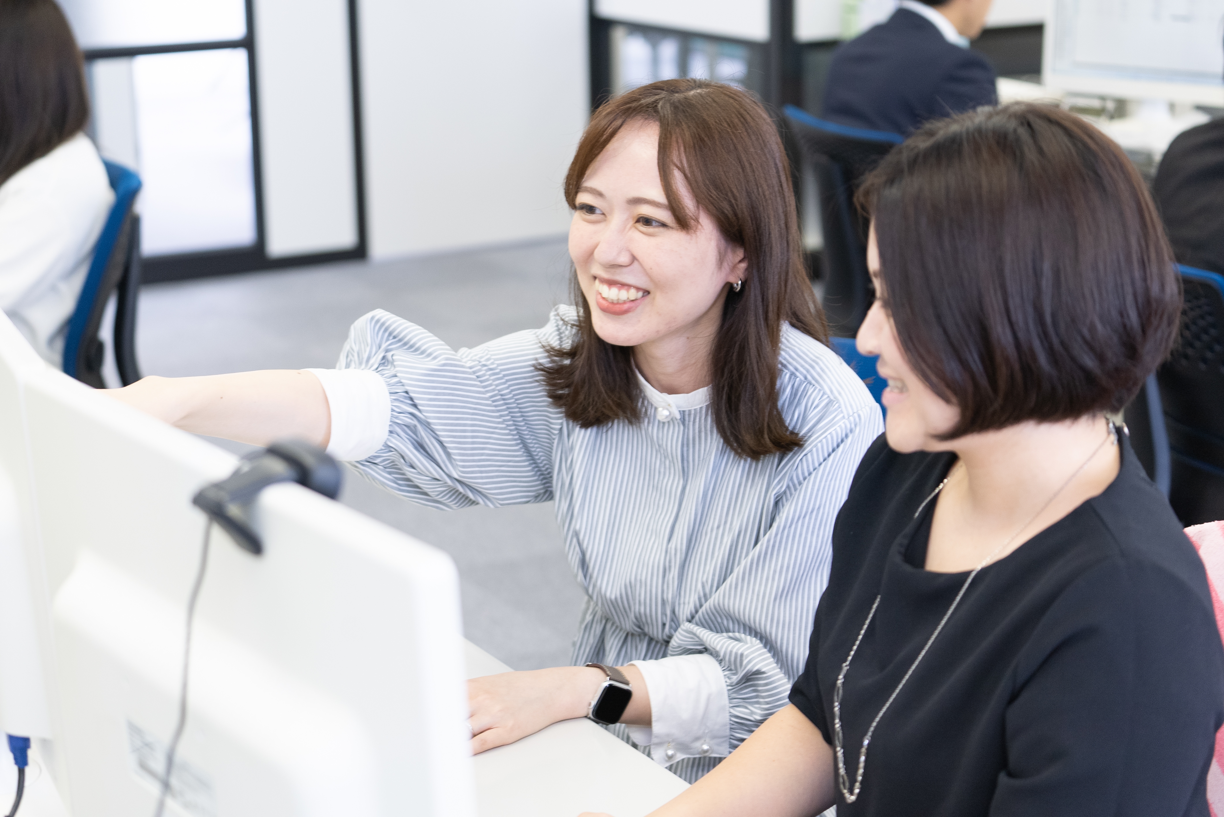 【税務会計】女性活躍！月平均の残業は12時間！週3のリモート勤務や産休育休実績も多く、一人ひとりが働きやすい環境を提供！資格取得を目指す方も多数在籍し、勉強に理解のある会計事務所の画像
