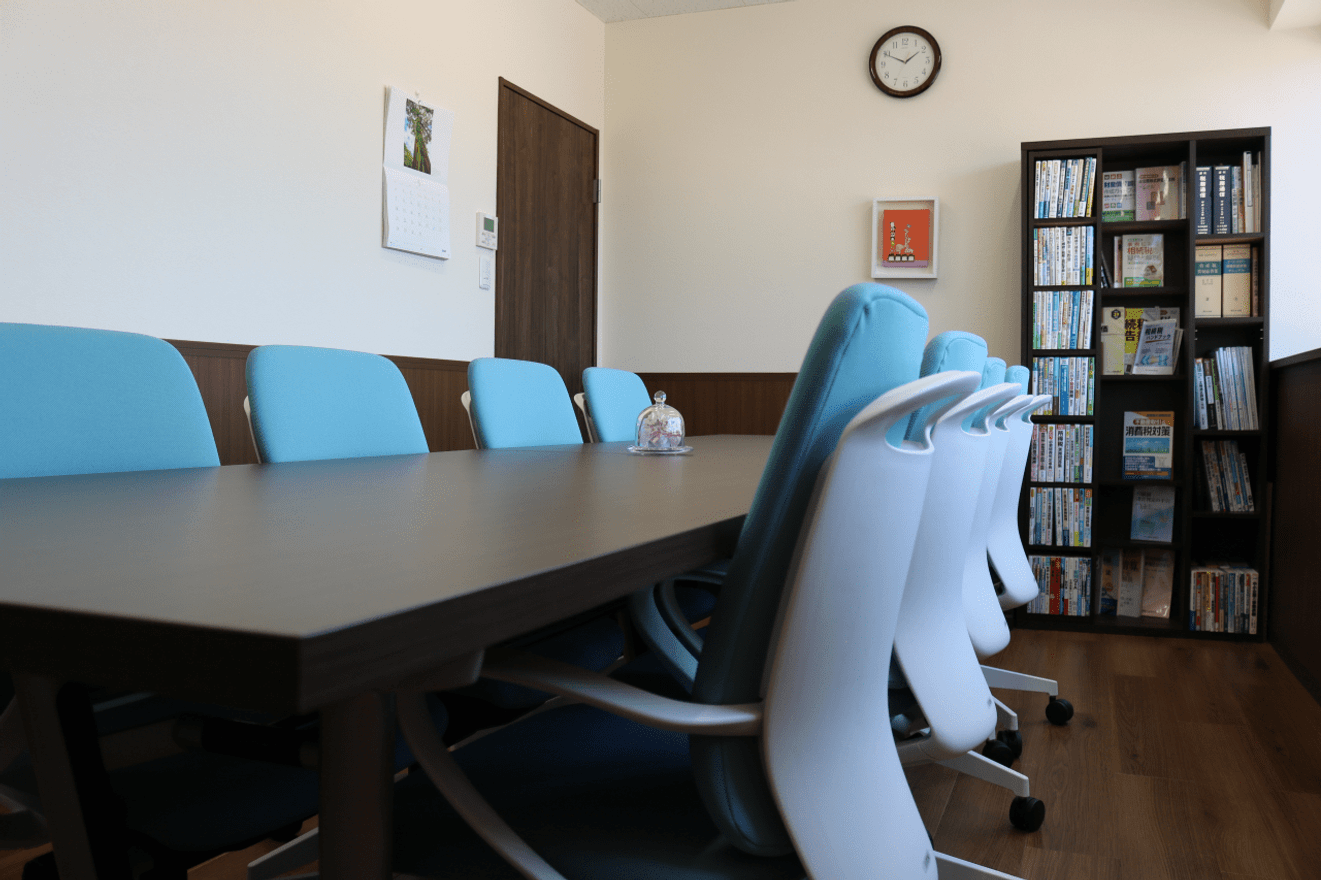 【税理士補助】年間休日123...の画像