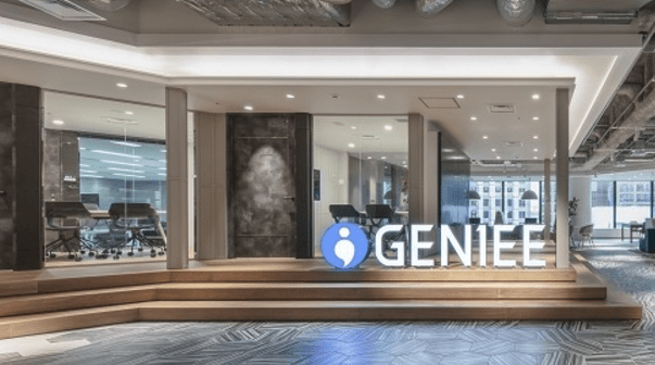 【経理リーダー候補】週1日リモート可能／グロース上場！将来は子会社CFOも目指せる！独自開発したマーケティングツールを通じて、国内外問わず事業拡大を続けている売上高80億円のマーケティングテクノロジー企業の画像