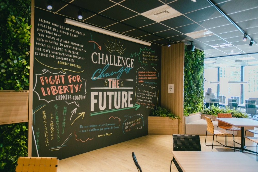 【経理スタッフ】今後の拡大を支える経理スタッフ募集！制度はなければ提案して作る環境！12,000件以上のWebサイトを制作してきたノウハウと、SNSを駆使したWEBコンサルタント事業を軸に多角的な事業展開を行うIPO準備企業の画像