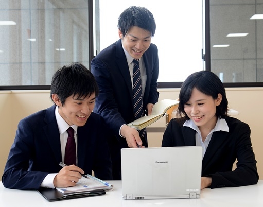 【税務会計】未経験歓迎、安定した基盤の中で専門的なスキルアップができる事務所の画像