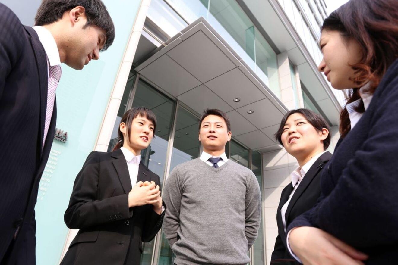 【人事責任者】グループ会社も含めた人事戦略に関する業務を行っていただきます！創業以来無借金経営◎「賃貸住宅に強い建設会社年間完工戸数ランキング」では18年連続1位を獲得！物件の品質、技術の高さは業界でも屈指の評判をもつ総合不動産企業の画像