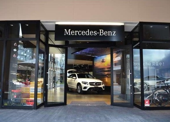 高級車ディーラーを支える経理｜裁量ある管理職候補ポジション｜残業少なめ＆ワークライフ充実の画像