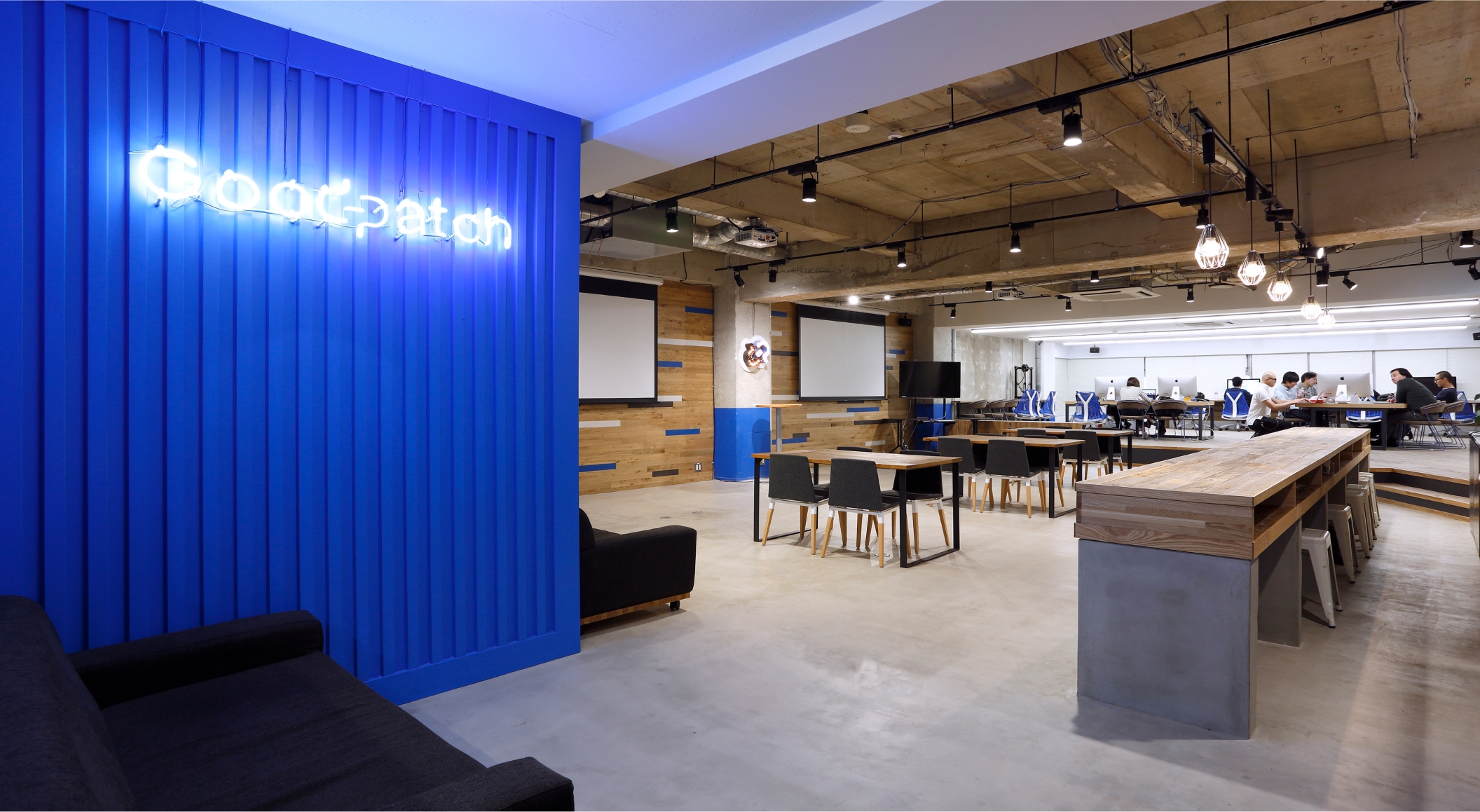 【法務】マネージャー候補！フルフレックス制・リモートワーク可能！企業のデザイン戦略立案、デザイン組織構築支援！事業の増加や海外子会社の拡大している上場企業の画像