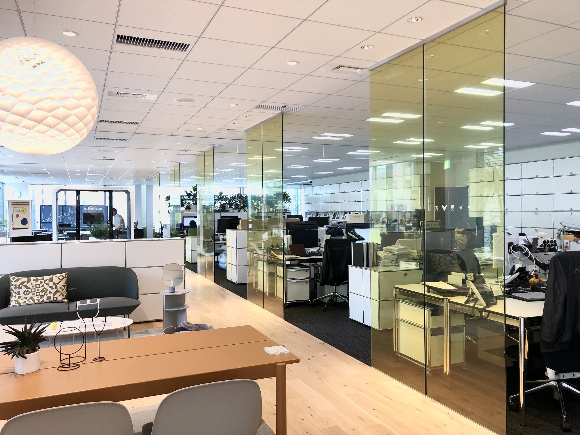 【法務】法務担当募集！リモート・フレックス導入！2022年に世界的デザイン賞を受賞歴のある、独自に輸入した世界のインテリアとデザイナーズオフィスを提供する成長企業の画像