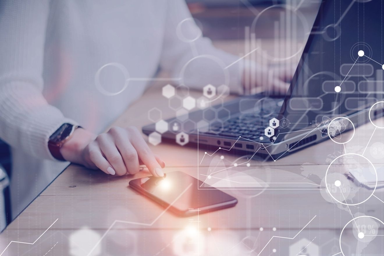 クラウド会計とは？導入のメリット・デメリットもあわせて解説！