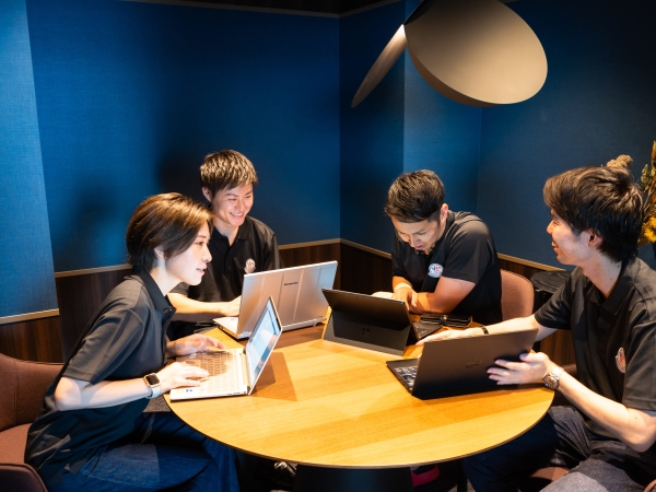 【フルリモート可/社労士有資格者】平均年齢27歳の若手が活躍する税理士法人グループで社労士部門立ち上げメンバーを募集！！の画像