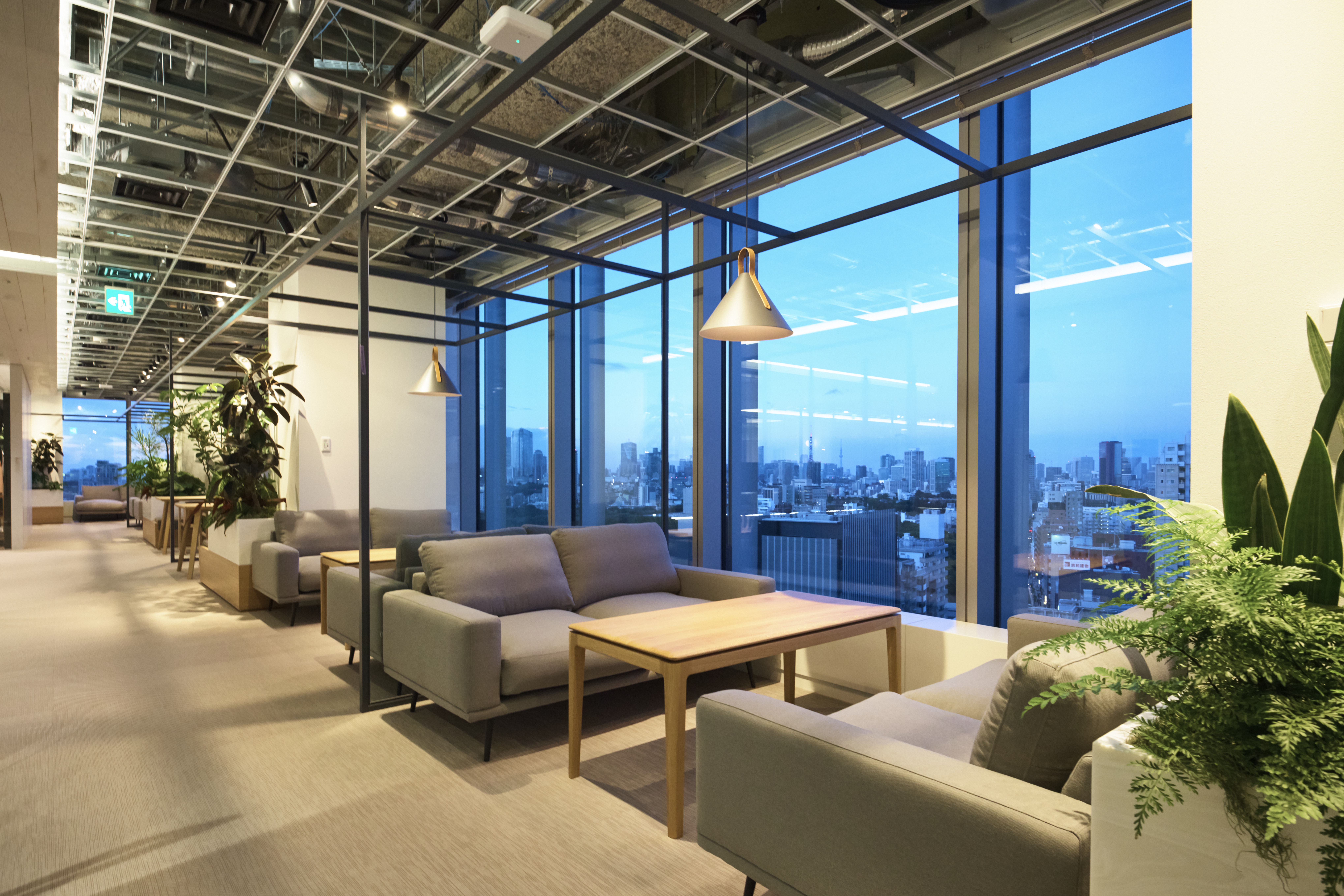 【経理マネージャー】自由な働き方と福利厚生充実で働きやすい環境！多種多様な事業を営む売上高2,000億円規模の上場企業の画像