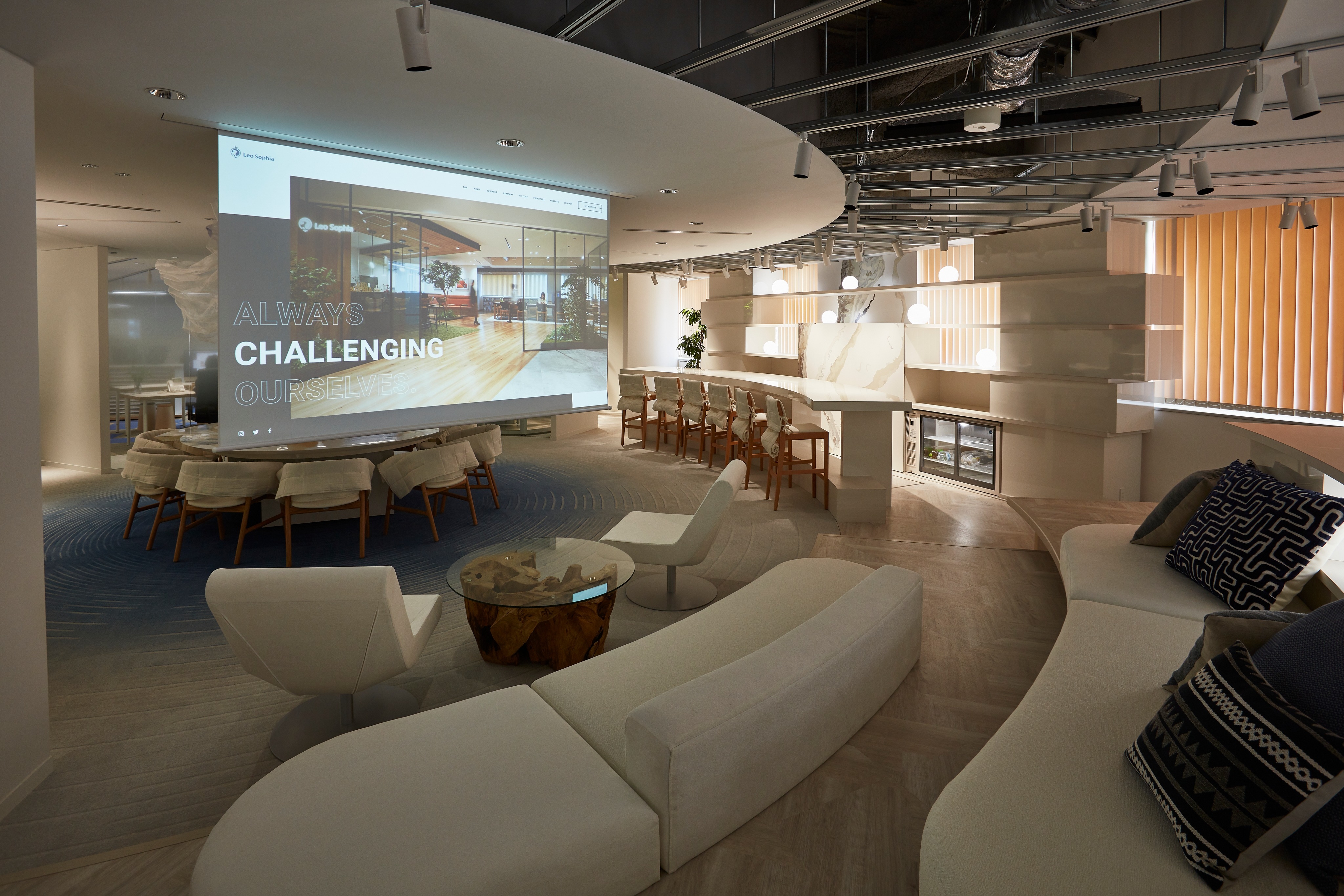 【経理】経理リーダー（マネージャー候補）募集！IPO準備中！マーケティングの力を駆使し,5領域27事業の「勝てる」ビジネスを展開する成長率150％超のベンチャー企業の画像