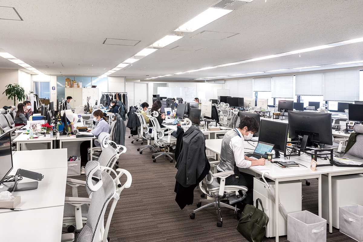 【経理】経理メンバー募集！フレックスタイム制導入やリモートワーク可能！福利厚生が充実している上場企業の画像