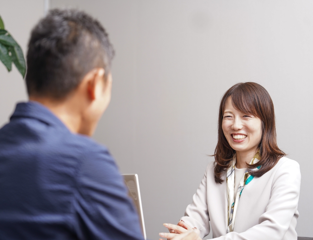 【実務経験者必見！】フレックス・リモートあり！女性が活躍しやすく働きやすい環境で、明るく穏やかな雰囲気の社労士法人の画像