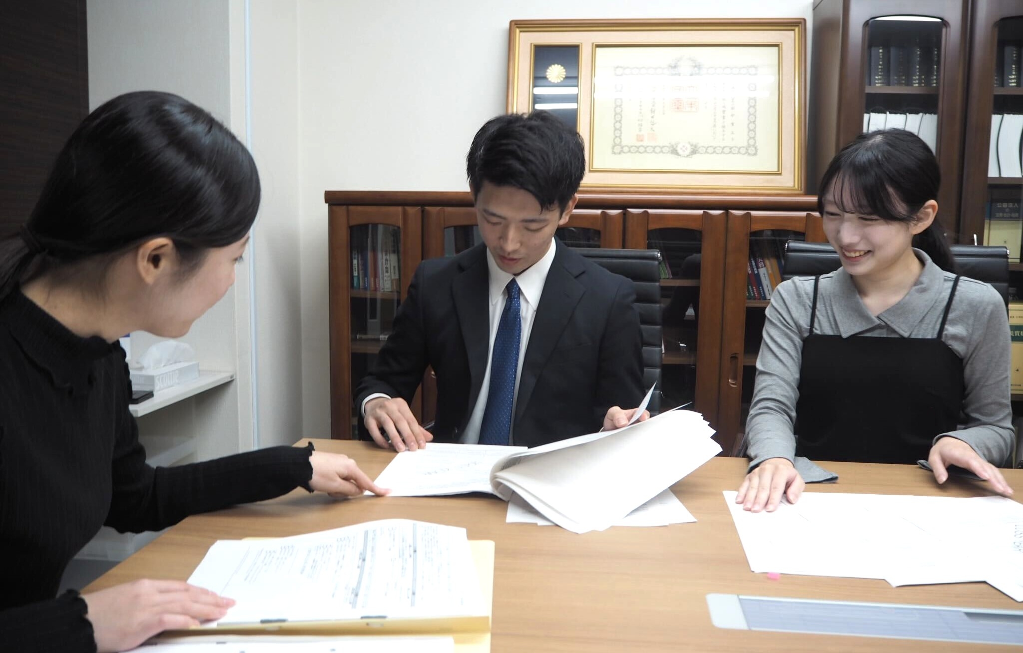 【自由度高く働ける】フレックス×残業削減！自分のペースでキャリアを築く！高い定着率◎創業以来24年連続で売上アップを実現する税理士法人の画像