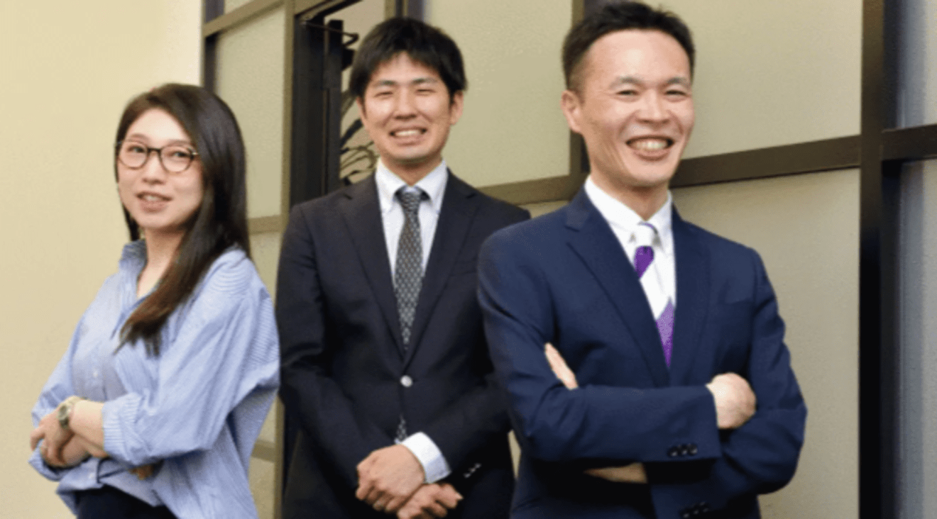 【税務会計スタッフ】働くママ在籍／内勤ポジションも募集／パート・時短相談可／リモート勤務あり／アシスタントスタッフ／ITツール積極導入／風通しの良い社風／クライアントは上場企業・IPO企業をはじめ、業種や規模も様々／グループ全体で50名体制の安定した基盤をもつ税理士法人の画像