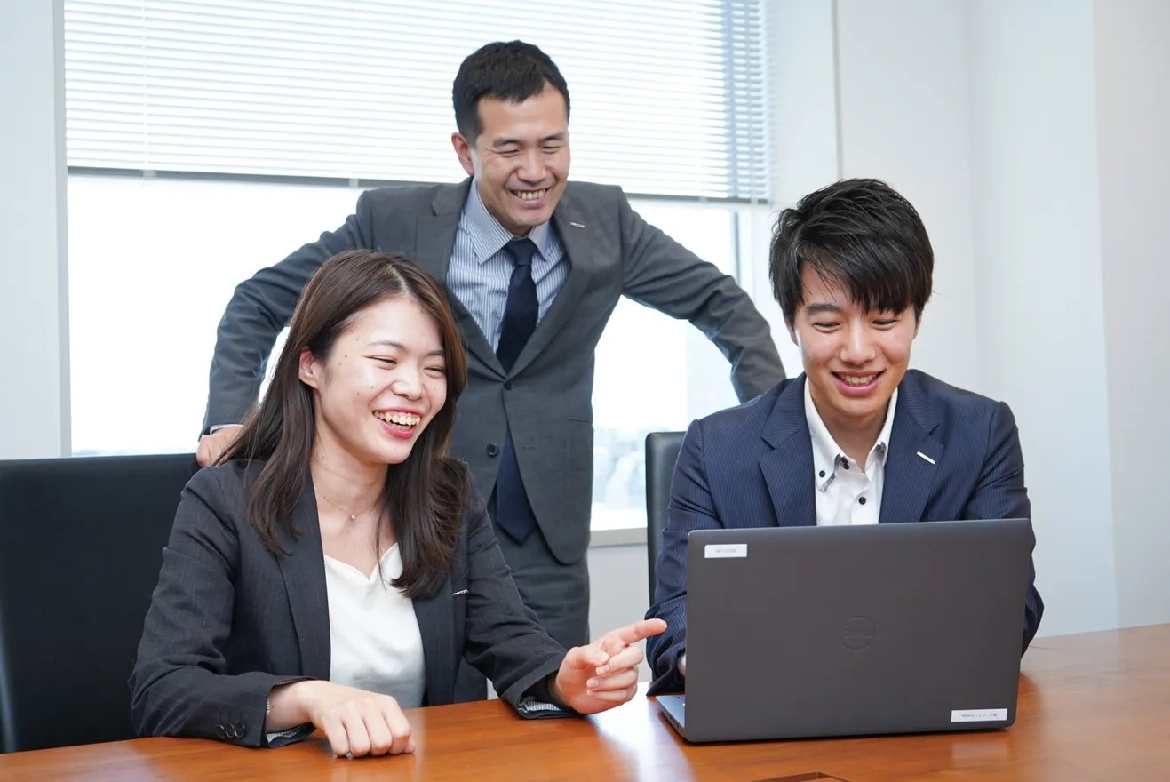 【税務会計】未経験歓迎！平均年齢35歳！相続・経営コンサルなどキャリアアップできる、若手が活躍する税理士法人の画像