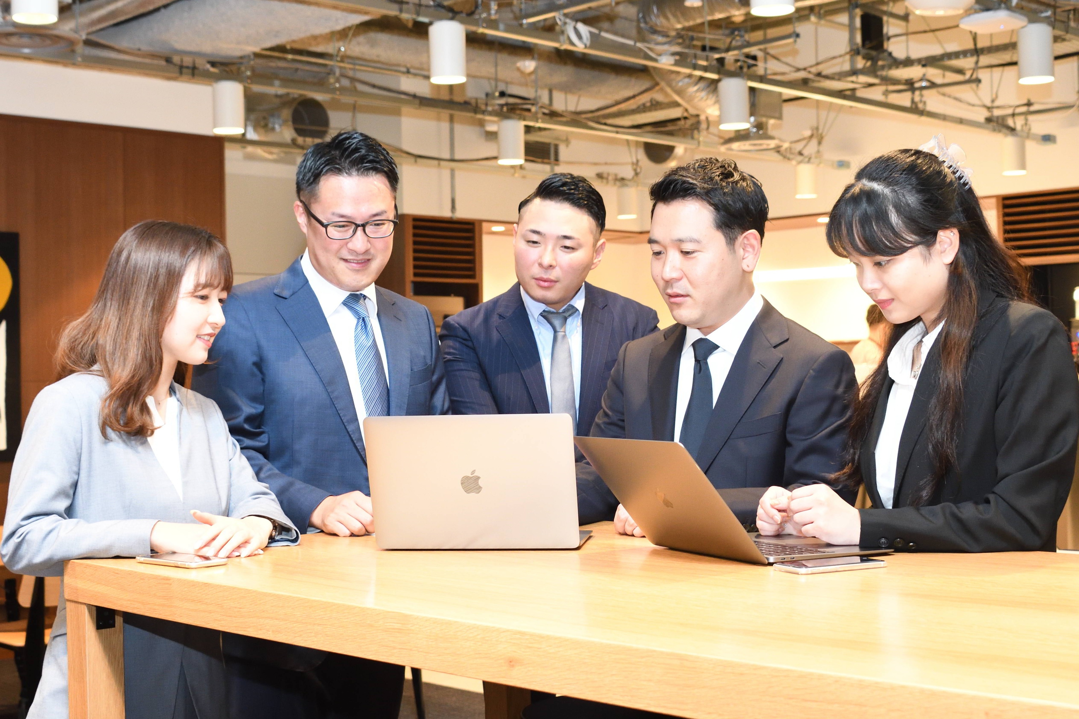 【財務経理リーダー候補】創業35周年を迎える！大手企業との提携実績が多い！中小企業向けの総合コンサルティングファームを目指すグロース上場企業の画像