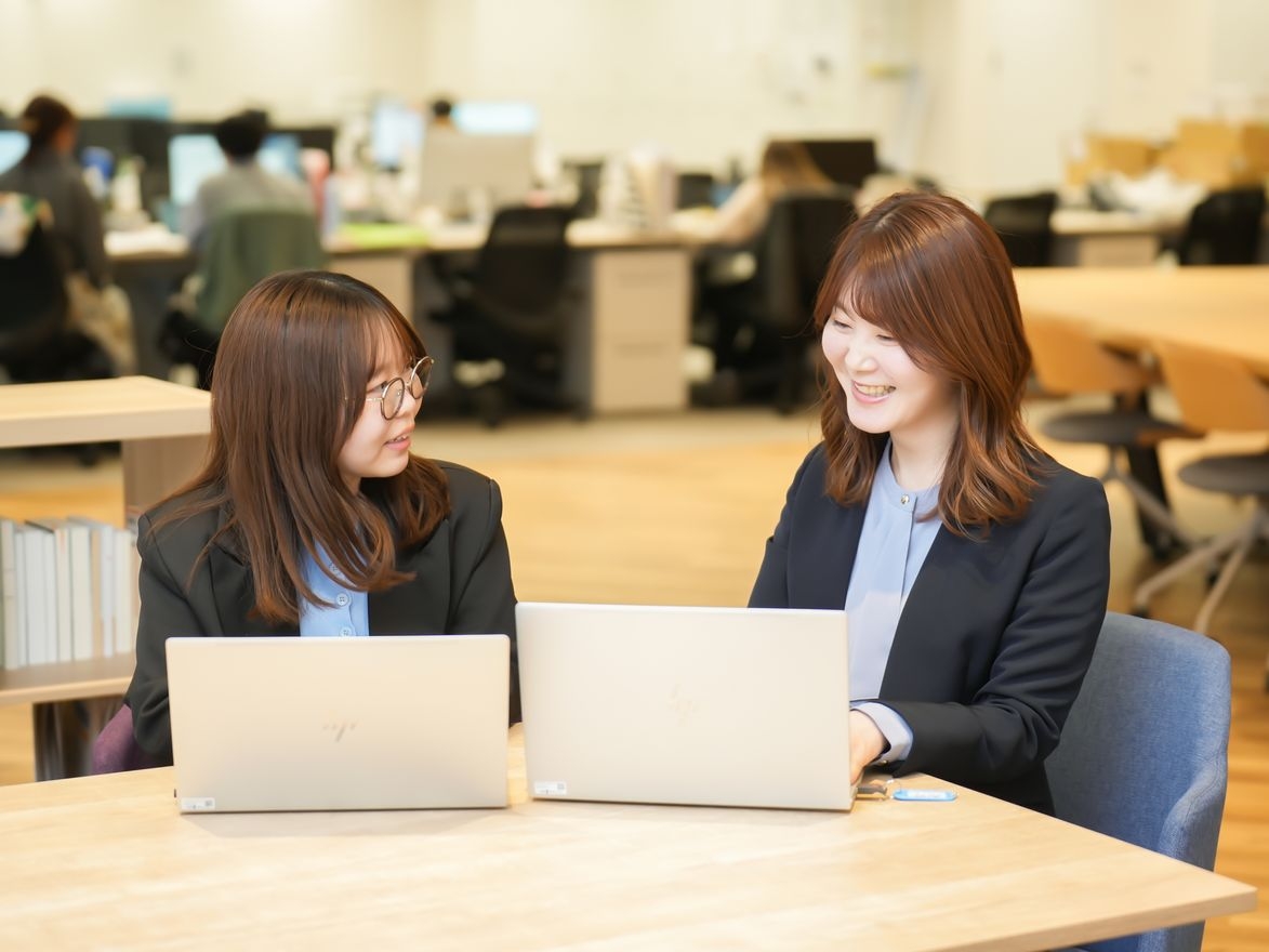 フレックス×残業月10h程度...の画像