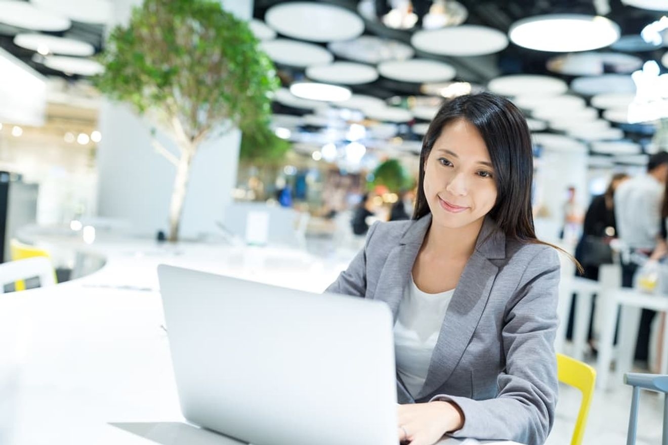 フリーランス経理とは？年収や需要を解説！