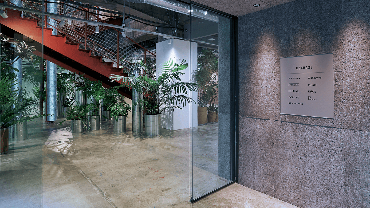 【法務】企業法務経験2年以上必須！スーパーフレックス制度/休暇制度充実◎ソーシャル経済メディアなど複数の事業を行うグロース上場企業の画像