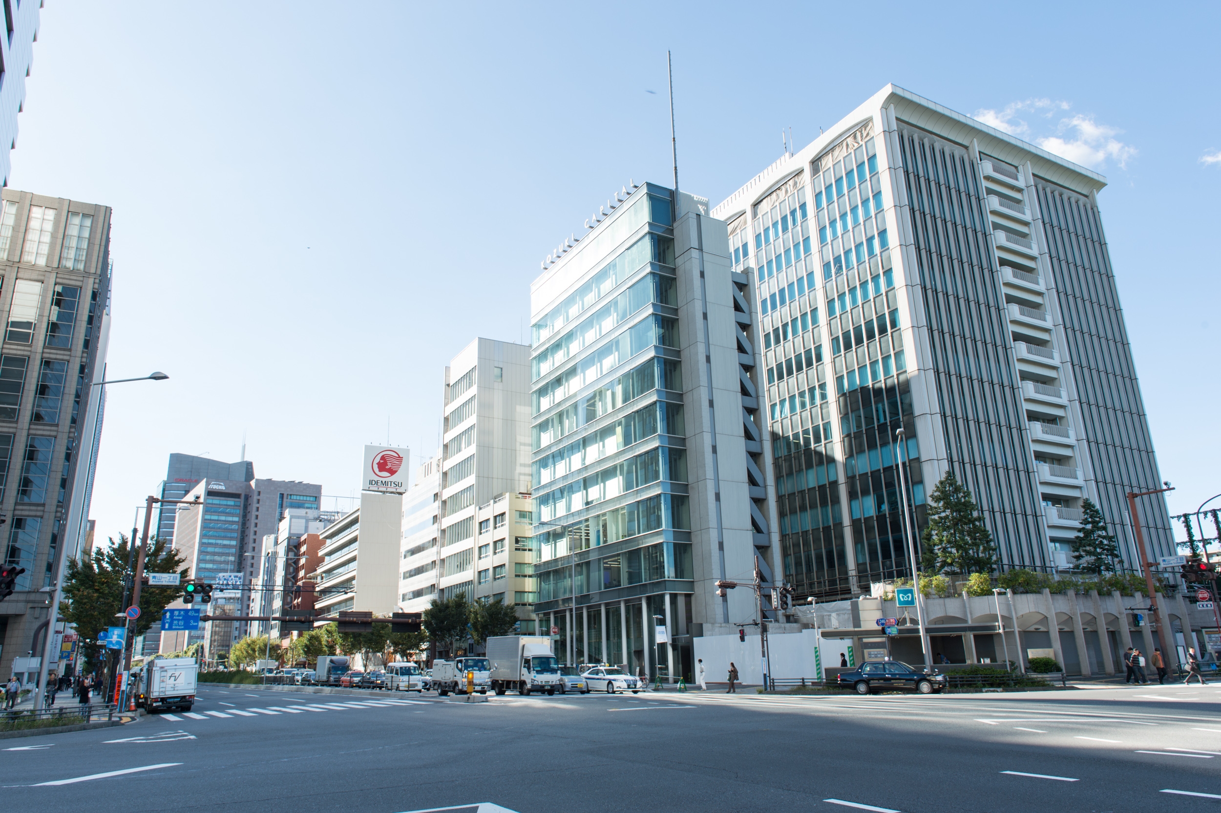 【経理財務】リーダー候補！年間休日120日！充実した福利厚生制度！風通しのいい社風と組織！「自分だけでなく、社会全体を幸せにしたい」のビジョンを掲げ全国400店舗以上のホットヨガスタジオ「LAVA」など様々な事業を展開する売上高519億円の企業の画像