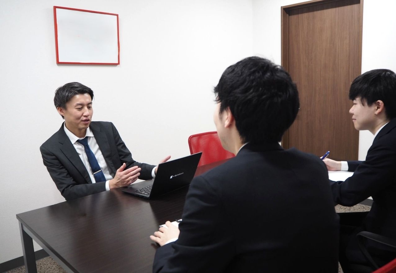 【残業ほぼゼロ×資格取得を全...の画像