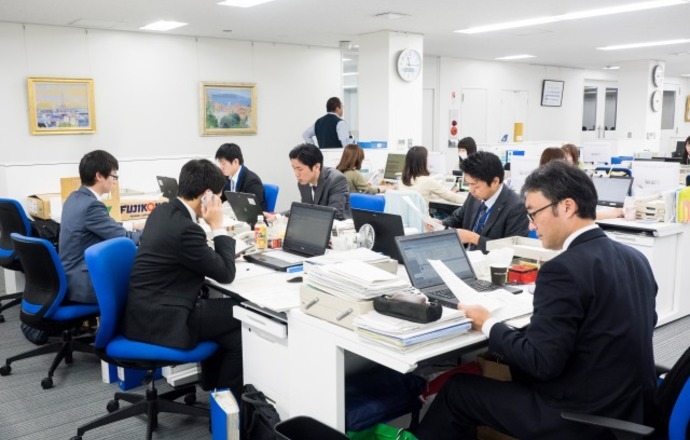 【経理】メーカーでの経理業務経験必須！離職率5%以下！世界シェア60%以上の空調・冷凍・給湯自動制御機器のパイオニア企業の画像