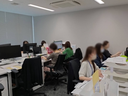 【週1リモート可】実働7.5h／閑散期は残業月10h程度でワークライフバランス◎大企業、官公庁、独立行政法人を中心に契約実績のある社労士法人の画像