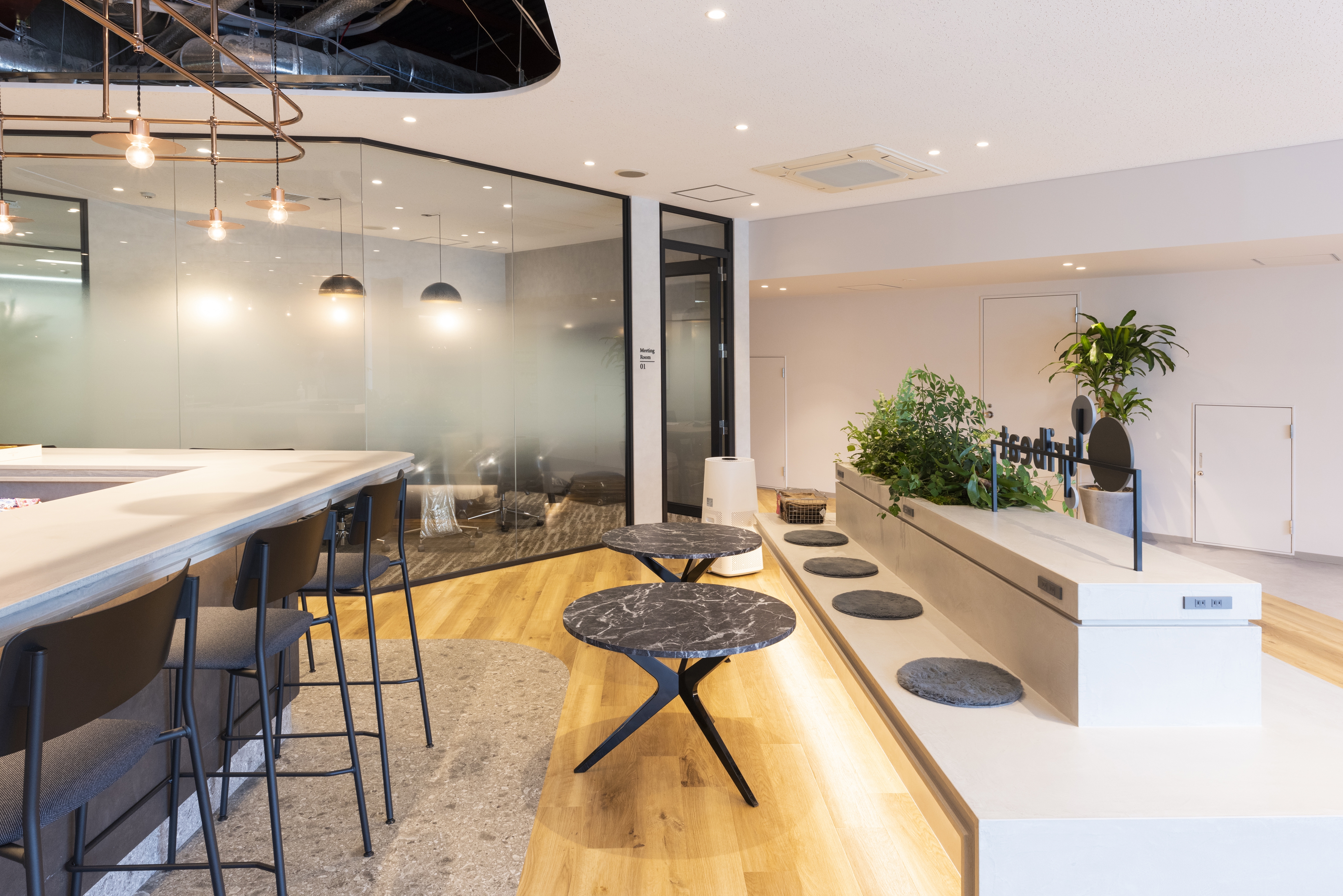 【経理】スキルを活かしてキャリア・待遇アップ！青山にあるきれいなオフィスでの勤務！プロモーションやイベント制作を祖業としながらシステム開発まで手掛ける会社で経理担当として幅広い業務をお任せします！の画像