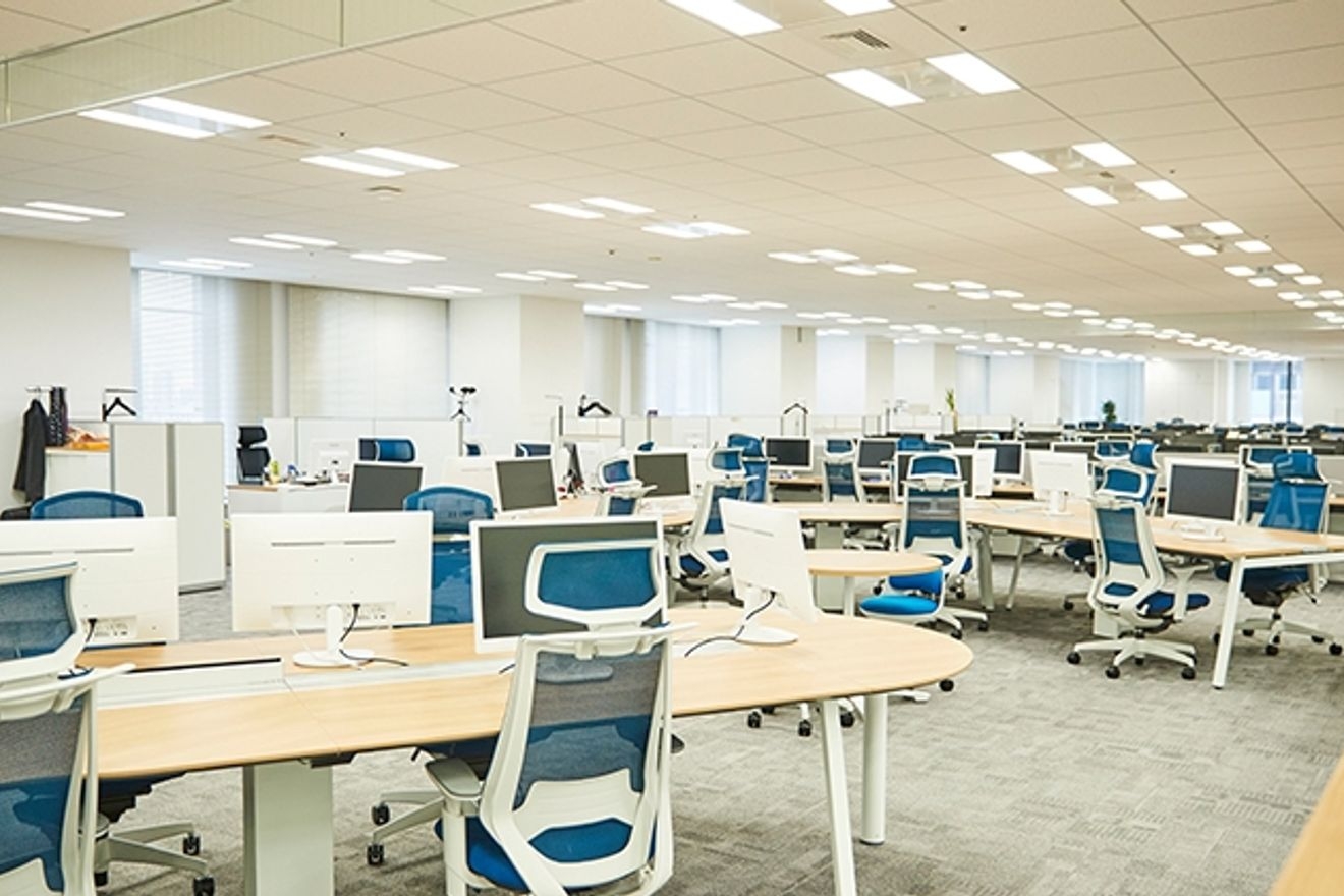 【人事】中途採用担当／人事部...の画像