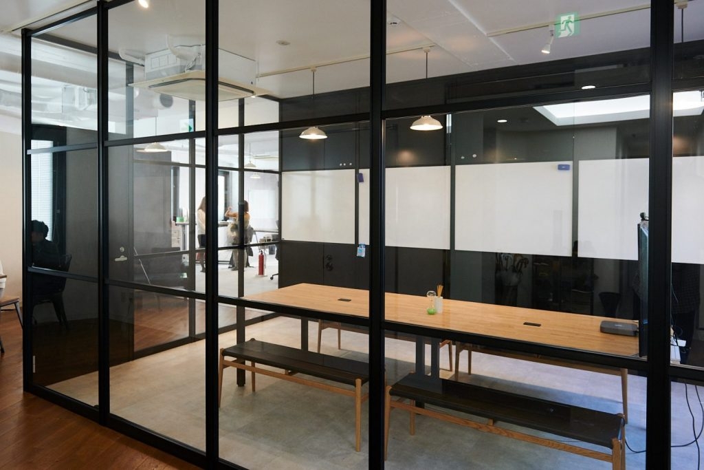 【経理マネージャー候補】IPO準備中！フルリモート・フルフレックス可能！企業に対する営業戦略の立案、営業リソースの提供、営業人材のマネジメント・教育まで一貫して行う成長企業の画像