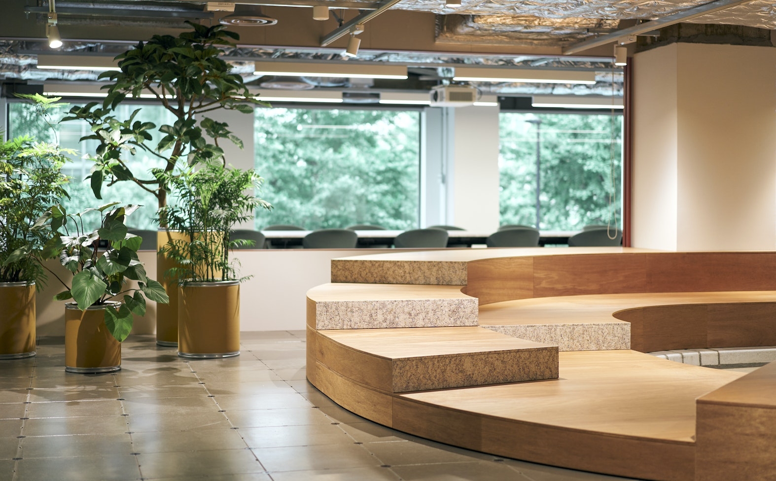 【財務】充実した福利厚生！経済情報を用いてBtoBサービスを提供するグロース市場上場企業の画像