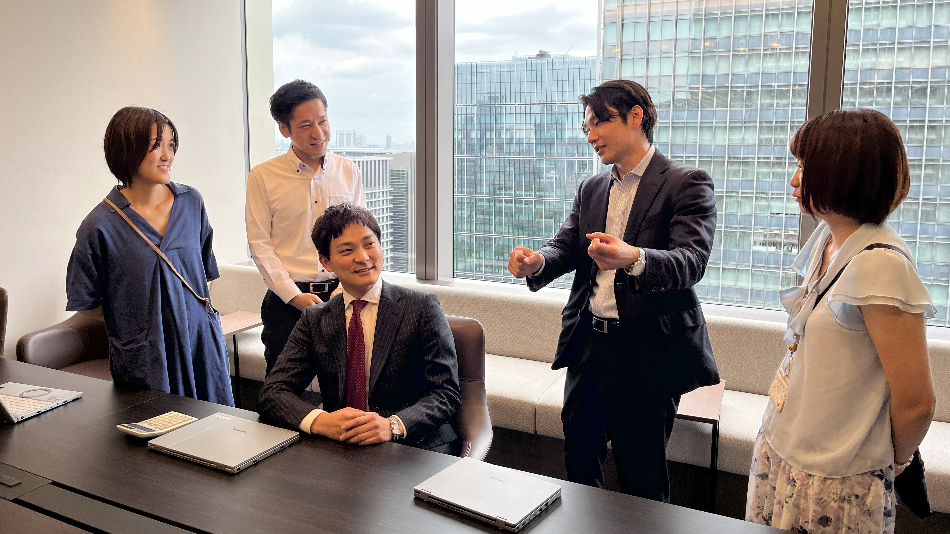 【事業承継・M&Aを支える中核ポジション】専門性を磨き、将来のキャリア基盤をつくるミドルオフィススタッフの画像