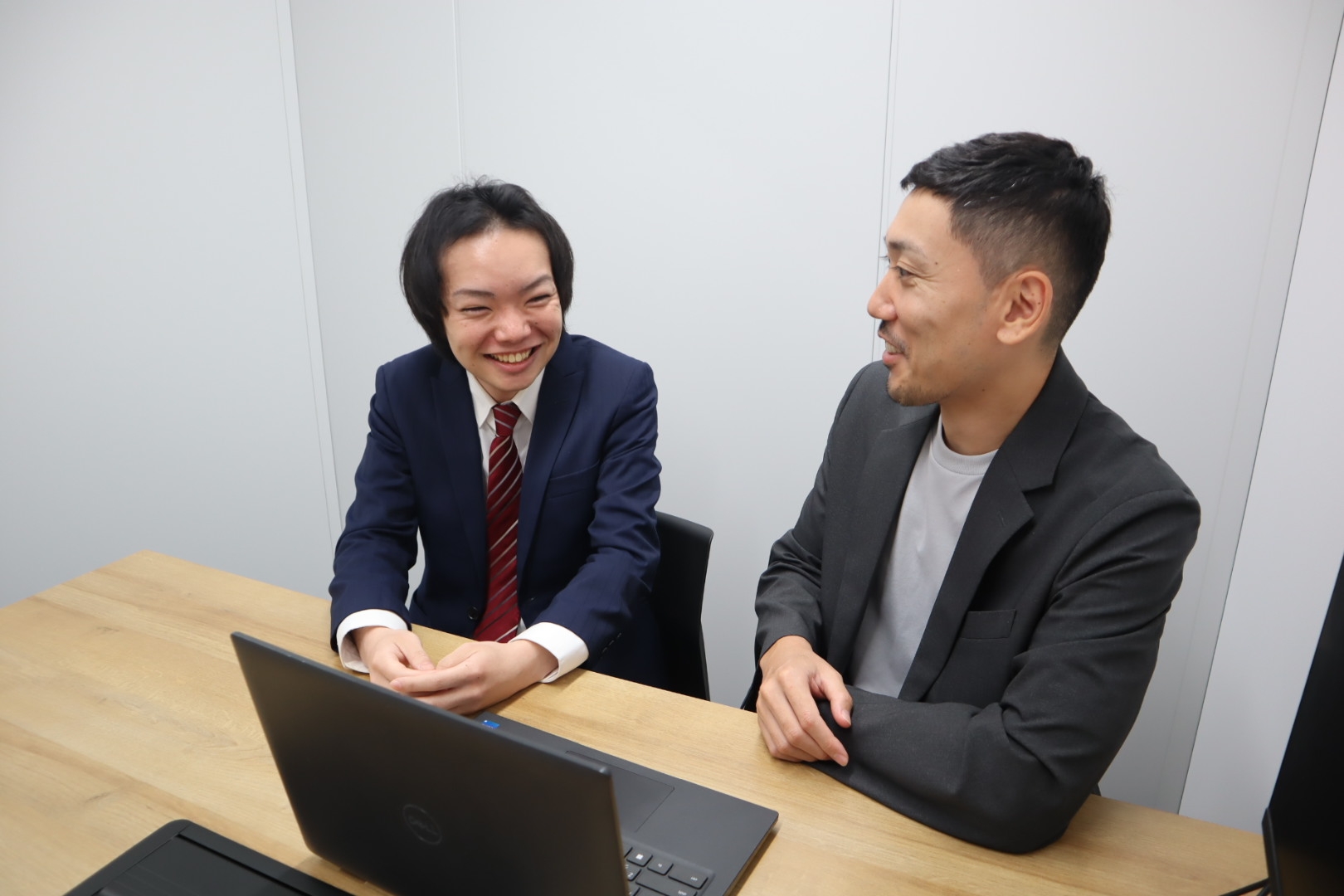 【WLB重視】リモート＆時差出勤可能。17時終業で自分時間を最大化・5名の精鋭チームでスマートに働く税務会計の画像