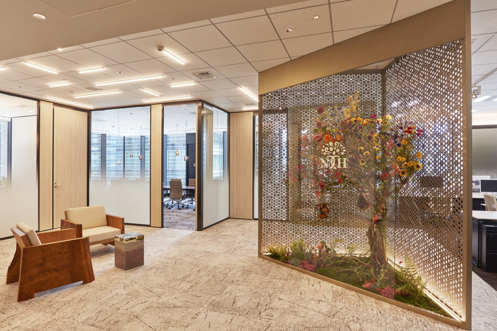 【法務】法務担当者募集！若手活躍でキャリアアップできる環境！約12万人の会員数を誇る、化粧品販売企業の画像