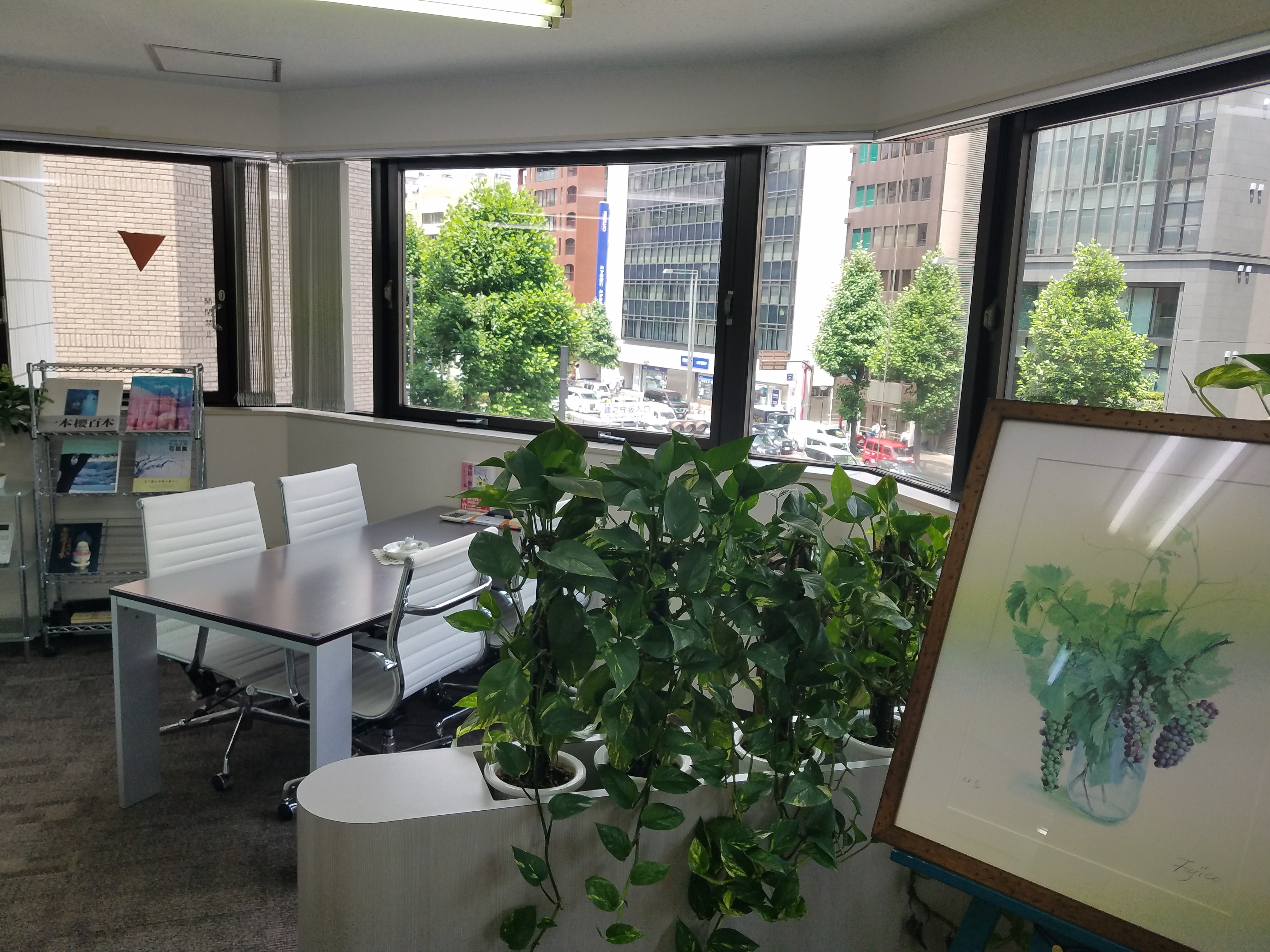 【必見】勤務時間7時間！ワークライフバランスがとれる！初年度は内勤業務、2年目以降も巡回監査業務！働きやすい環境をともにつくっていく税理士事務所の画像