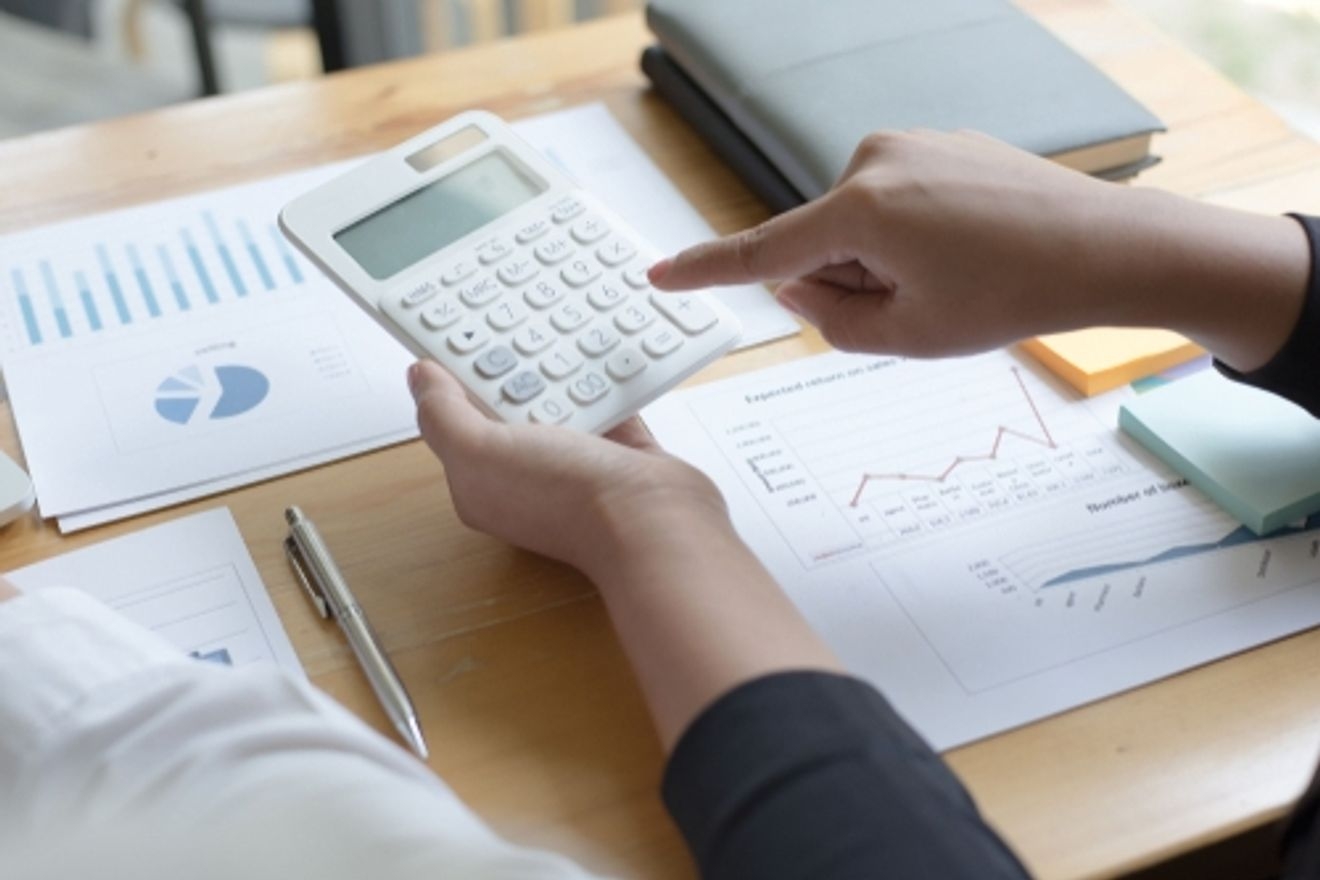 税理士が使う電卓の選び方、税理士試験でも使用できるものとは？