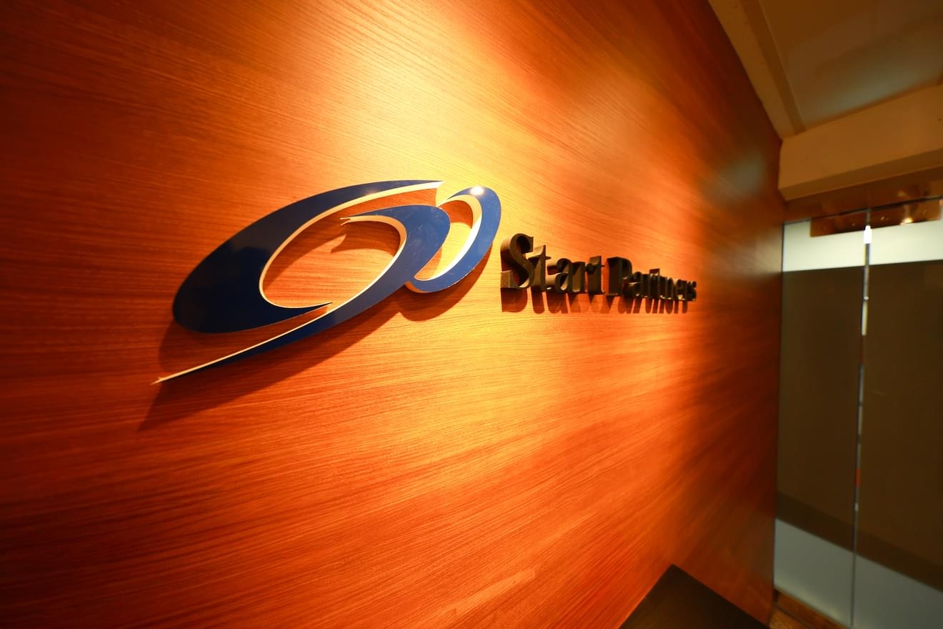 【年収700万】裁量ある働き方で“稼ぐ”も“休む”も両立！年間休日125日／メリハリをつけて成長できる税理士事務所の画像