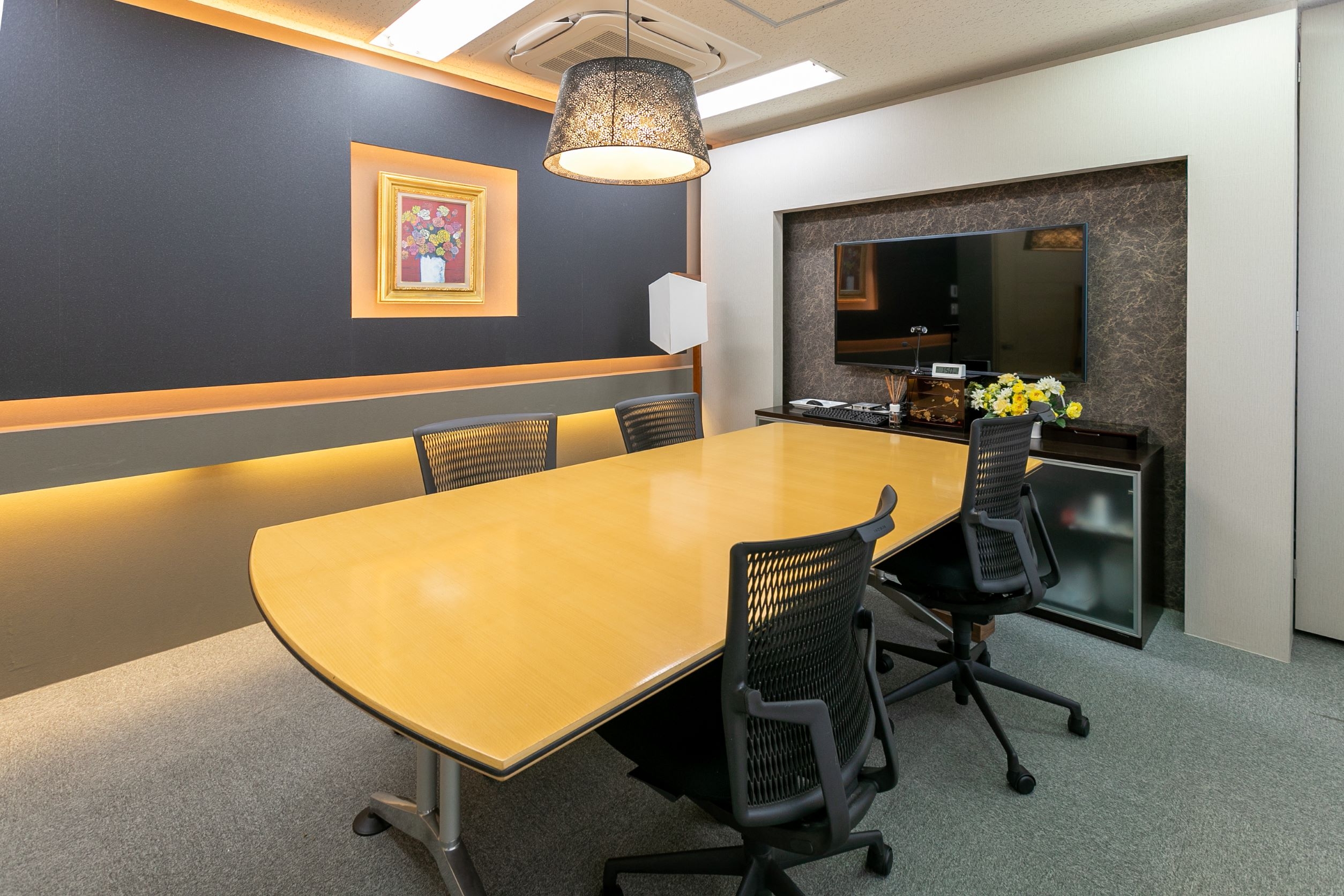 【税務スタッフ】税理士試験受験生大歓迎！スキルアップを目指す経験者を募集！通常期の残業ほぼなし、有休取得率100％、在宅・フレックスタイム制導入・仕事のやりがいも、働きやすさも、どちらも大切にしている税理士法人の画像