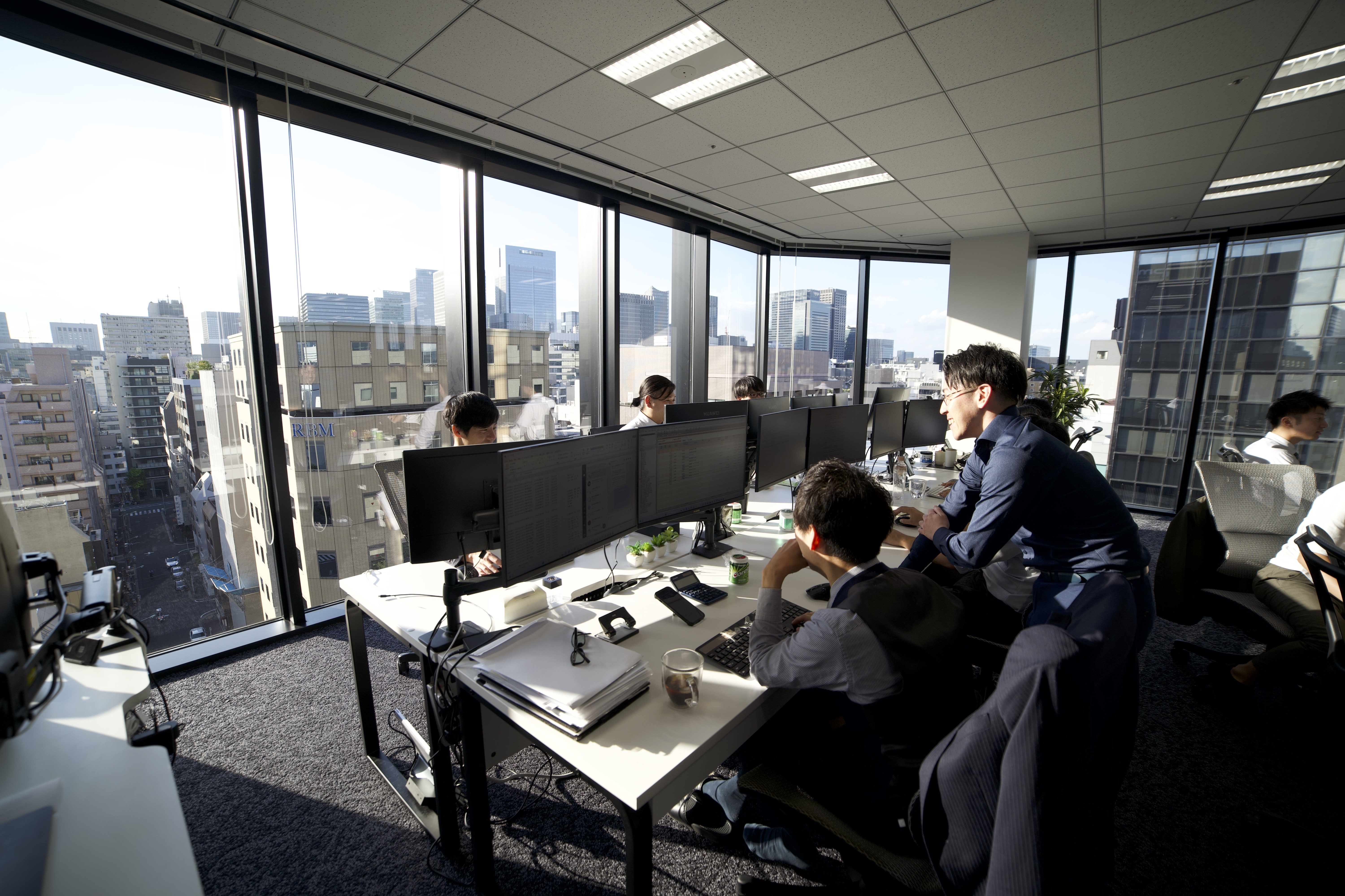 【税務会計スタッフ】実務経験必須！リモートや多種多様な福利厚生が充実！平均年齢31歳と新進気鋭で事業規模拡大中の税理士法人の画像