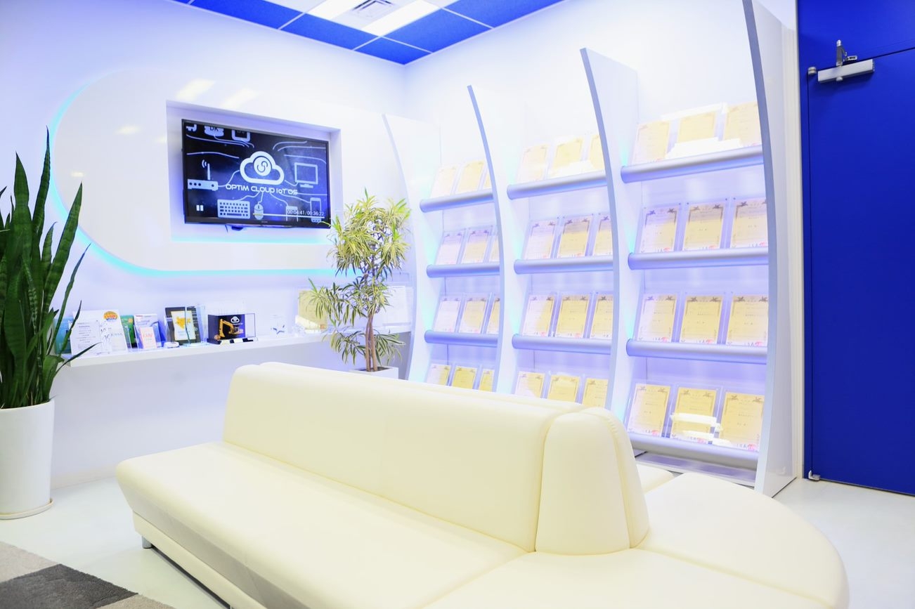 【法務担当】業界シェアNo.1サービス！特許技術保持！AI・IoT等の先端技術を活用して農業/医療/建設業界のDX化に取り組む企業の画像