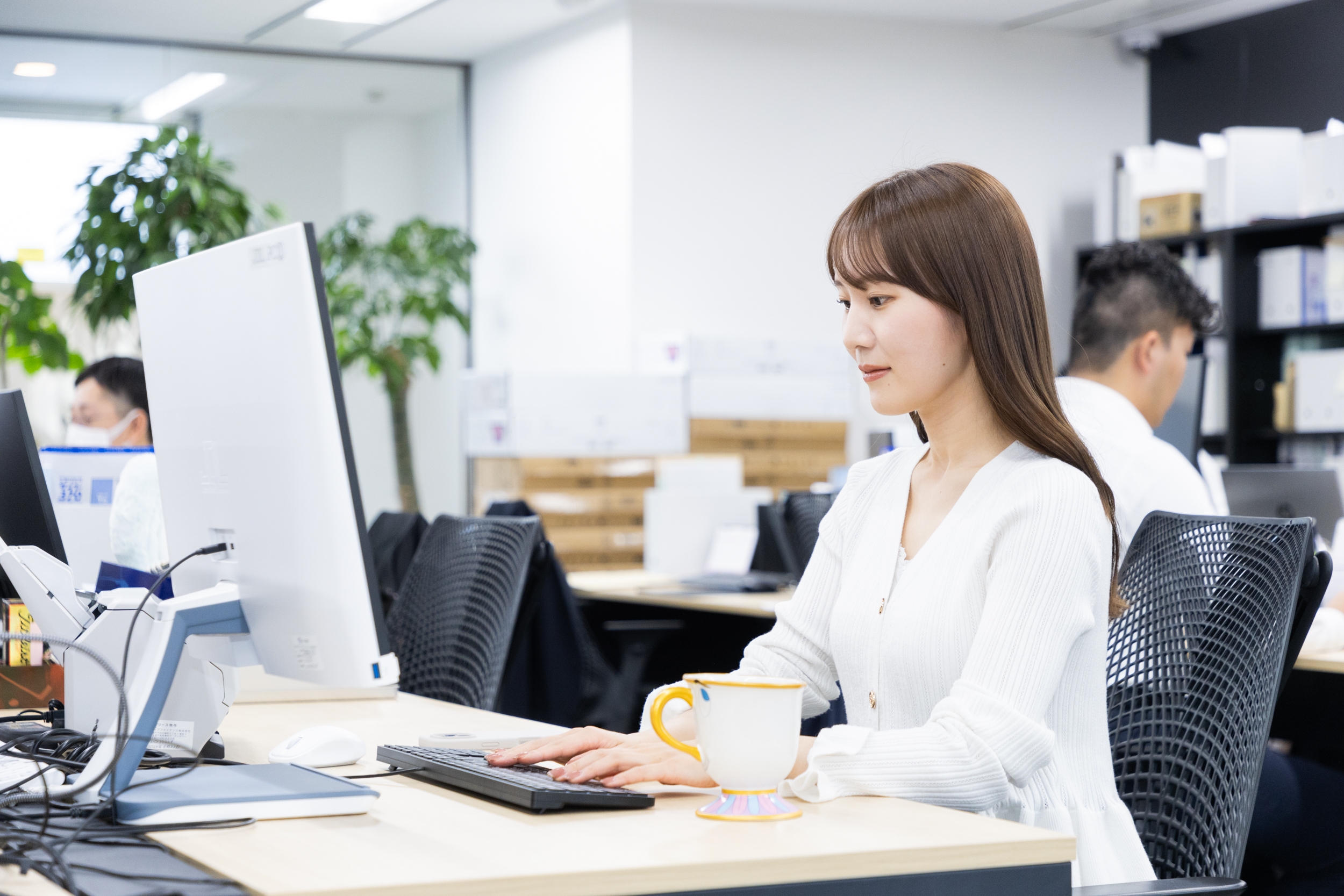 【完全内勤】事務職でも「年収700万」は夢じゃない。実力は給与で還元＆定時退社も叶う環境◎／黙々作業もチーム連携も、あなたの「得意」が最強の武器になる税理士法人の画像