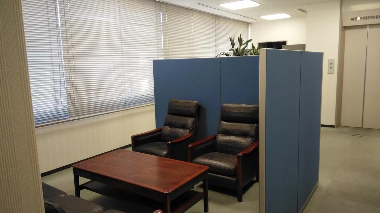 【経理職】1200億中国不動産再開発の大規模PJT／売上高は10億円！総合投資会社として、主に中国・深圳での巨大な都市再開発プロジェクト「ワールド・イノベーション・センター」への投資と推進を行っているプライム上場企業の画像