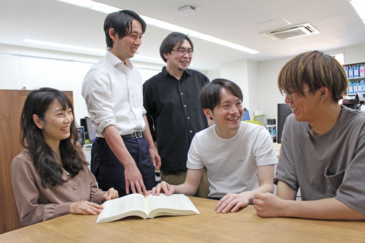 【税務会計】スタッフ募集／10名程度の規模間で落ち着いた社風／育児支援等も充実／リモートあり／時短勤務可能・残業ほぼ無し／仕事とプライベートどちらにもバランスよく取り組める税理士法人の画像