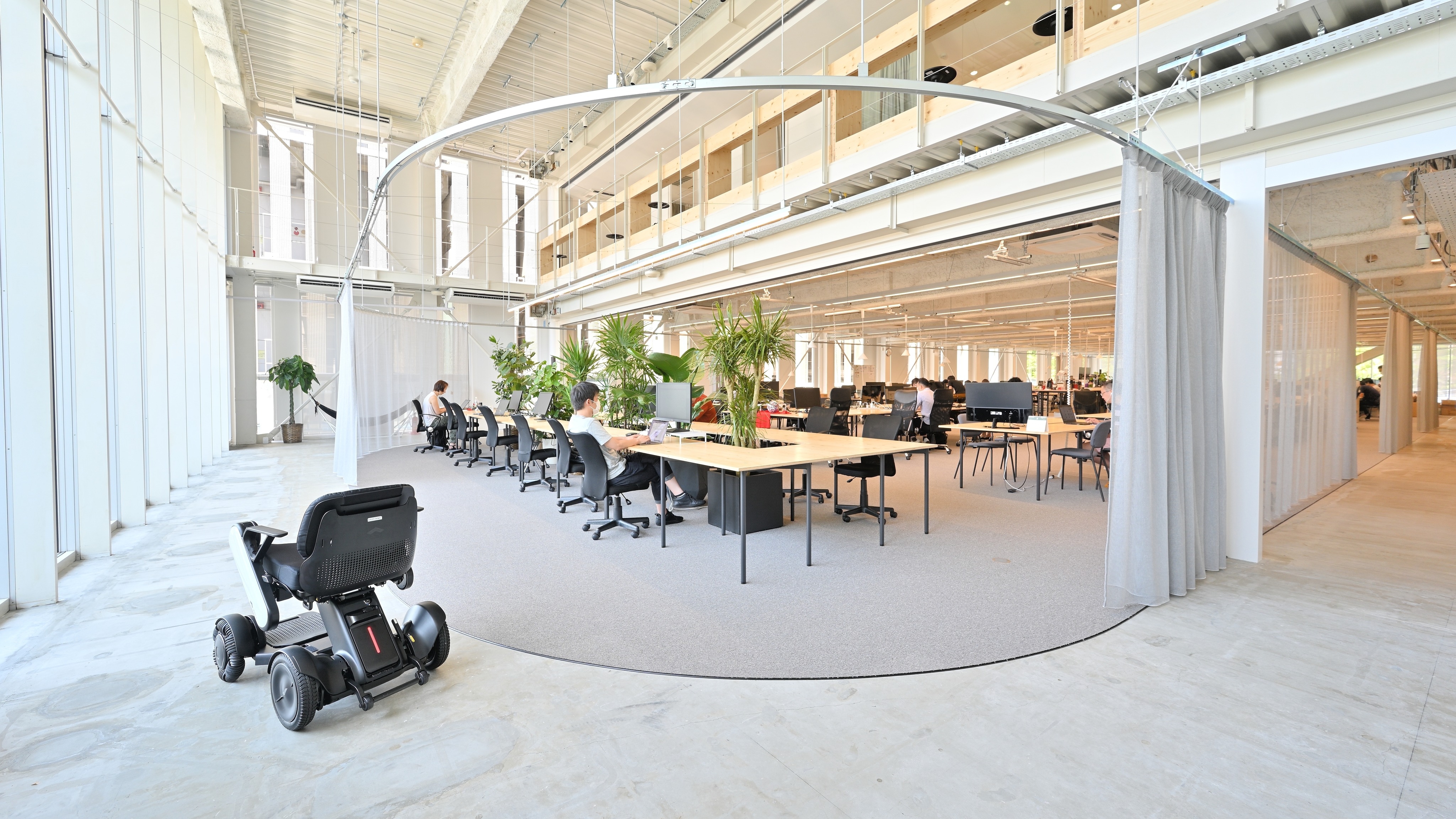 【経理】経理リーダー募集！週3日程度リモートワーク！全国の空港に導入実績のある自動運転技術で歩道・室内移動にイノベーションを起こすベンチャー企業の画像