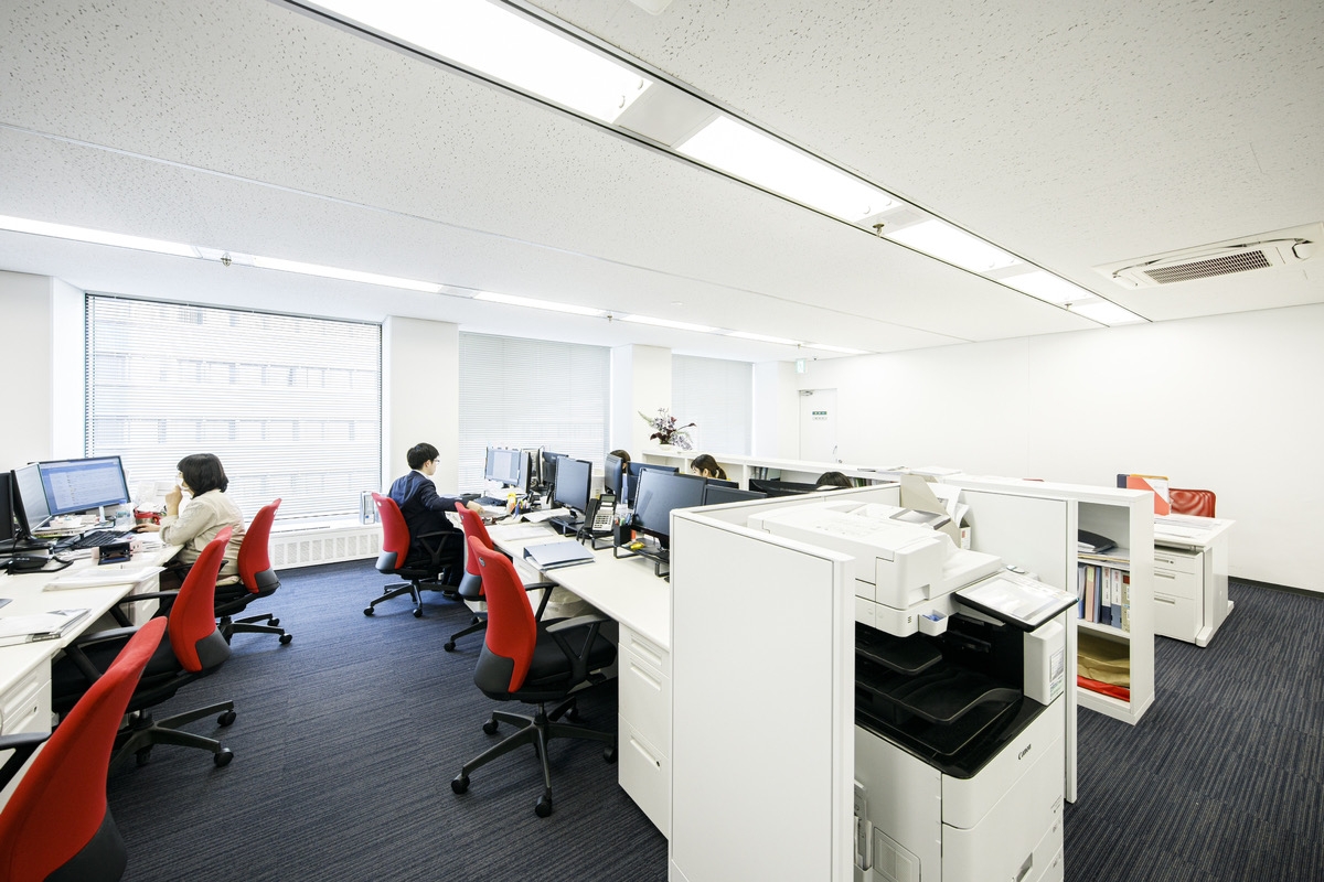 【年休124日｜外勤デビューも安心】製販分離×入力なし／先輩同行から始め、段階的に担当を持てる税務スタッフ（経験浅め歓迎）の画像