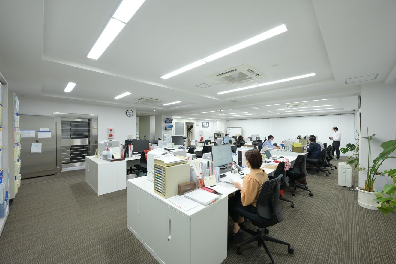 【税理士補助】閑散期残業10時間以内！従業員数38名！より深いサービスでお客様の課題を解決、業績も右肩上がりで勢いのある税理士法人の画像